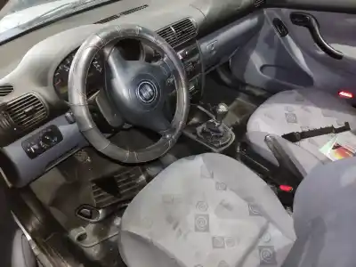 Veículo de Sucata seat leon (1m1) 1.6 do ano 2000 alimentado akl