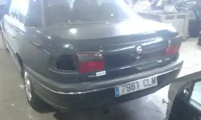 Veículo de Sucata opel omega b 2.0 16v cat (x 20 xev / l34) do ano 2001 alimentado x20xev