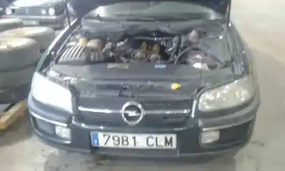 Veículo de Sucata opel omega b 2.0 16v cat (x 20 xev / l34) do ano 2001 alimentado x20xev