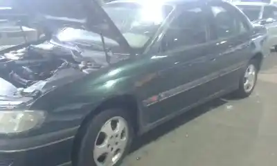 Veículo de Sucata opel omega b 2.0 16v cat (x 20 xev / l34) do ano 2001 alimentado x20xev