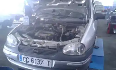 Veículo de Sucata OPEL CORSA B 1.0 12V CAT (X 10 XE / LW3) do ano 2001 alimentado X1OXE