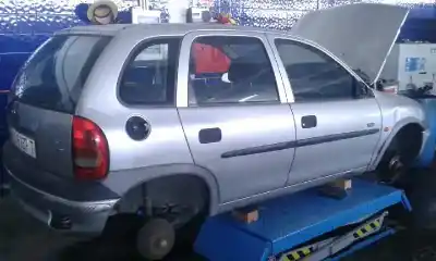 Veículo de Sucata opel corsa b 1.0 12v cat (x 10 xe / lw3) do ano 2001 alimentado x1oxe