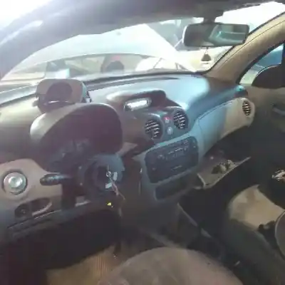 Здавання транспортного засобу citroen c3 pluriel 1.4 року 2004 потужний 
