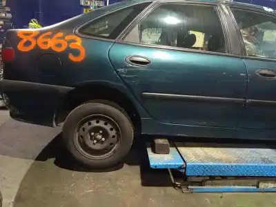 Sloopvoertuig renault laguna (b56) 2.0 anade van het jaar 1995 aangedreven f3r