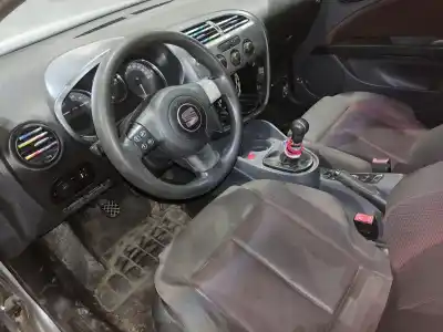 Veicolo di demolizione seat leon (1p1) reference dell'anno 2005 alimentato bkc