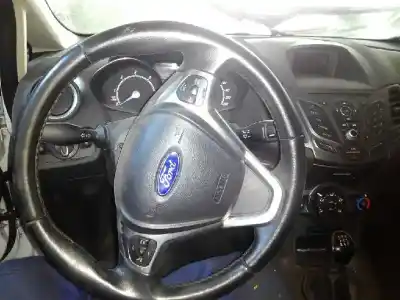 Veículo de Sucata ford fiesta (cb1) ambiente do ano 2016 alimentado hujb