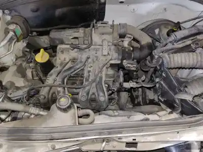 Здавання транспортного засобу renault clio ii fase ii (b/cb0) authentique року 2004 потужний d7fg7