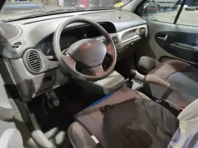 Здавання транспортного засобу renault scenic (ja..) 1.4 16v authentique року 2003 потужний k4j c7