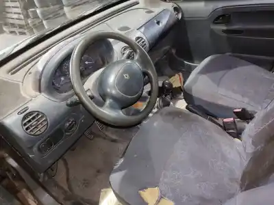 Здавання транспортного засобу renault kangoo (f/kc0) authentique 64 cv / 47 kw року 1998 потужний f8q Здавання транспортного засобу renault kangoo (f/kc0) authentique 64 cv / 47 kw року 1998 потужний f8q