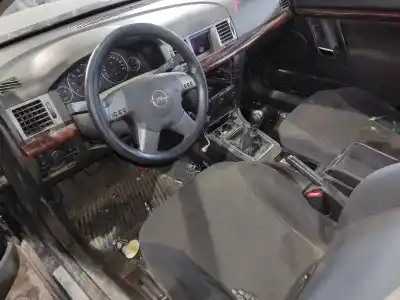 Veicolo di demolizione opel vectra c ranchera familiar (z02) 2.2 dti (f35) dell'anno 2003 alimentato y22dtr