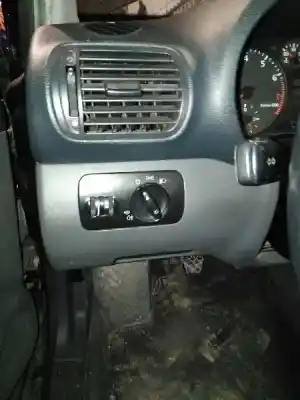 Veicolo di demolizione audi a3 (8l1) 1.8 dell'anno 1999 alimentato agn