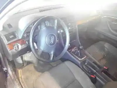 Veículo de Sucata audi a4 berlina (8e) 1.8 t sport edition do ano 2001 alimentado avj