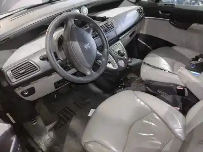 Veículo de Sucata peugeot 807 pullman do ano 2003 alimentado kfw