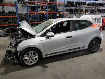 Veículo de Sucata renault clio v experience 72 cv / 53 kw do ano 2022 alimentado b4d g4