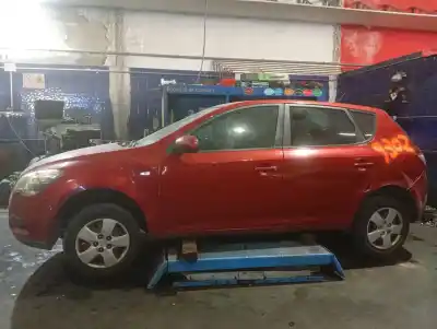 Veículo de Sucata kia ceed concept 90 cv / 66 kw do ano 2010 alimentado g4fal