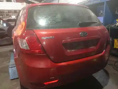 Veículo de Sucata kia ceed concept 90 cv / 66 kw do ano 2010 alimentado g4fal