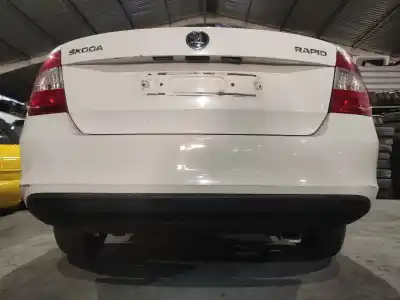Veicolo di demolizione SKODA RAPID  dell'anno 2015 alimentato CXM