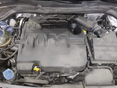 Veículo de Sucata skoda rapid ambition do ano 2015 alimentado cxm