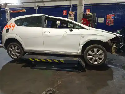 Veicolo di demolizione seat leon (1p1) reference dell'anno 2006 alimentato bxe