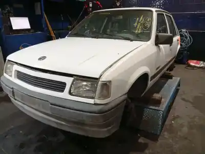 Veículo de Sucata opel corsa a cup do ano 1992 alimentado 12nv