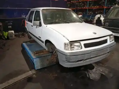Veículo de Sucata opel corsa a cup do ano 1992 alimentado 12nv