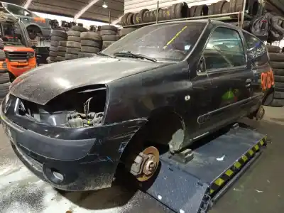 Veicolo di demolizione renault clio ii fase ii (b/cb0) base authentique dell'anno 2004 alimentato k4m a7