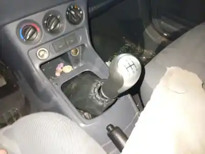 Veicolo di demolizione ford transit connect (tc7) furgón (2006->) dell'anno 2010 alimentato r2pa