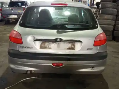 Veículo de Sucata peugeot 206 berlina e-music do ano 2001 alimentado g-kfw