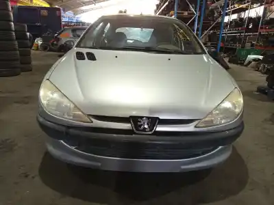 Veículo de Sucata peugeot 206 berlina e-music do ano 2001 alimentado g-kfw