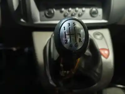 Veículo de Sucata renault scenic ii i- music do ano 2007 alimentado f9q l8