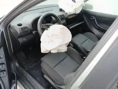 Veículo de Sucata seat leon (1m1) 1.6 16 v do ano 2002 alimentado aus,azd,bcb