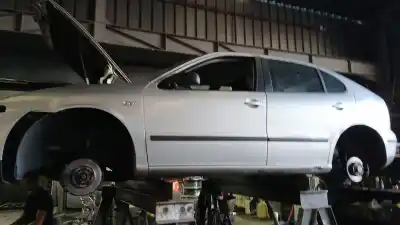 Scrapping Vehicle seat leon (1m1) 1.6 16 v of the year 2001 powered aus