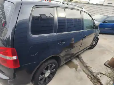 Véhicule à la ferraille VOLKSWAGEN TOURAN (1T1, 1T2)  de l'année 2005 alimenté BKD