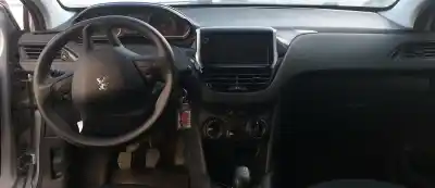 Veículo de Sucata peugeot 208 access do ano 2014 alimentado 8h01