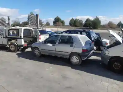 Veicolo di demolizione renault clio i fase i+ii (b/c57) 1.2 dell'anno 1992 alimentato 