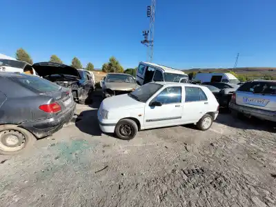Veicolo di demolizione RENAULT CLIO I FASE I+II (B/C57) 1.9 Diesel dell'anno 1998 alimentato 