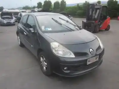 Veicolo di demolizione renault clio iii 1.5 dci diesel cat dell'anno 2001 alimentato k9k718