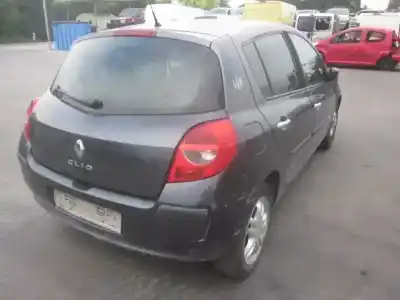 Veicolo di demolizione renault clio iii 1.5 dci diesel cat dell'anno 2001 alimentato k9k718