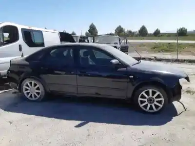 Veicolo di demolizione AUDI A4 BERLINA (8E) 1.9 TDI (96kW) dell'anno 2002 alimentato AVF