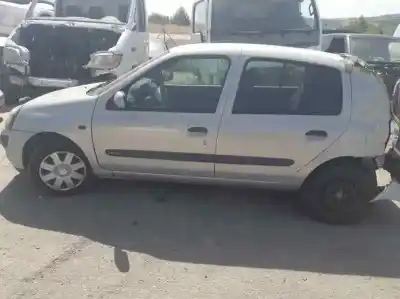 Утилизация автомобиля RENAULT CLIO II FASE II (B/CB0) 1.2 16V года 2002 питание 