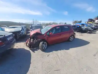 Vehicul casat toyota auris (_e15_) 1.4 d-4d (nde150_) al anului 2011 alimentat d1nd