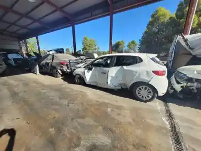Verschrottungsfahrzeug RENAULT CLIO IV 1.5 dCi Diesel FAP des Jahres 2017 angetrieben K9K-E6