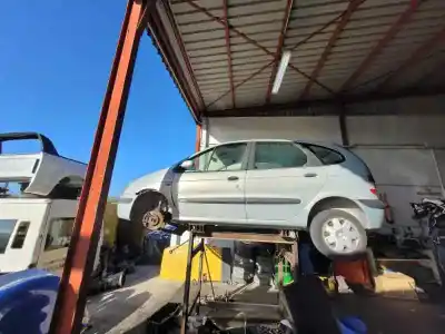 Hurda Aracı renault scénic i monospace (ja0/1_, fa0_) 1.9 dti (ja1u) yılın 2002 güçlü f9q744