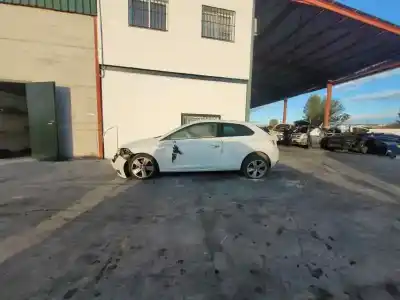 Veículo de Sucata seat leon sc (5f5) style do ano 2013 alimentado chp