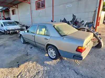 Véhicule à la ferraille MERCEDES-BENZ 124 SEDÁN (W124)  de l'année 1988 alimenté M 103.983