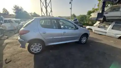 Veículo de Sucata PEUGEOT 206 FASTBACK (2A/C)  do ano 2002 alimentado 8HX (DV4TD),8HZ (DV4TD)