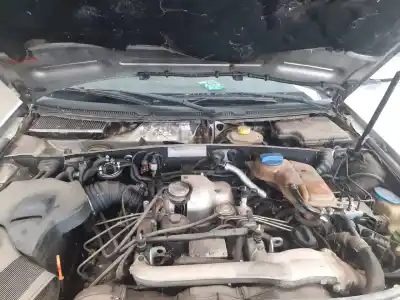 Veículo de Sucata audi a6 berlina (4b2) 2.5 v6 24v tdi do ano 2001 alimentado akn