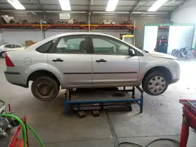 Veicolo di demolizione FORD FOCUS BERLINA (CAP) Ghia dell'anno 2006 alimentato KKDA