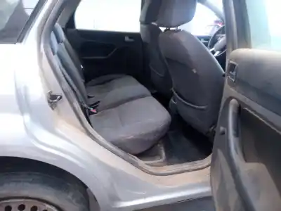 Veicolo di demolizione ford focus berlina (cap) ghia dell'anno 2006 alimentato kkda