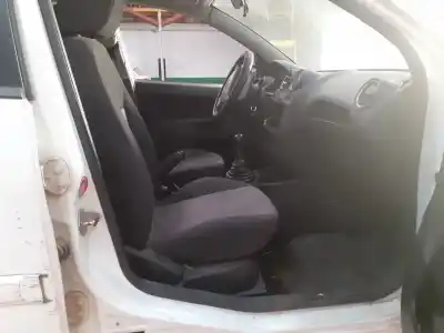 Здавання транспортного засобу ford fiesta (cbk) ambiente року 2006 потужний f6jb